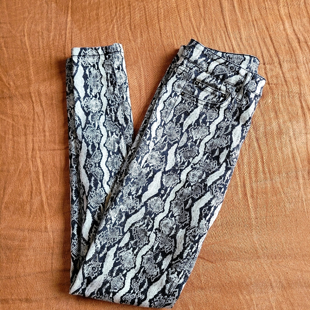 Wild Fable Snakeskin Animal Print Mid Rise Skinny Jeans